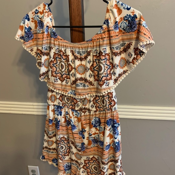 2 ladies size small short rompers - Picture 4 of 6